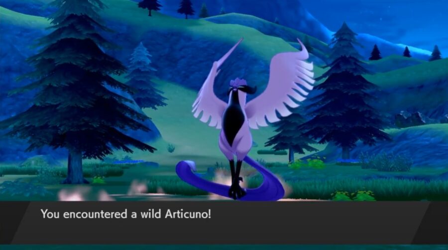 Une capture d'écran montrant le nouveau Galarian Articuno dans le DLC The Crown Tundra