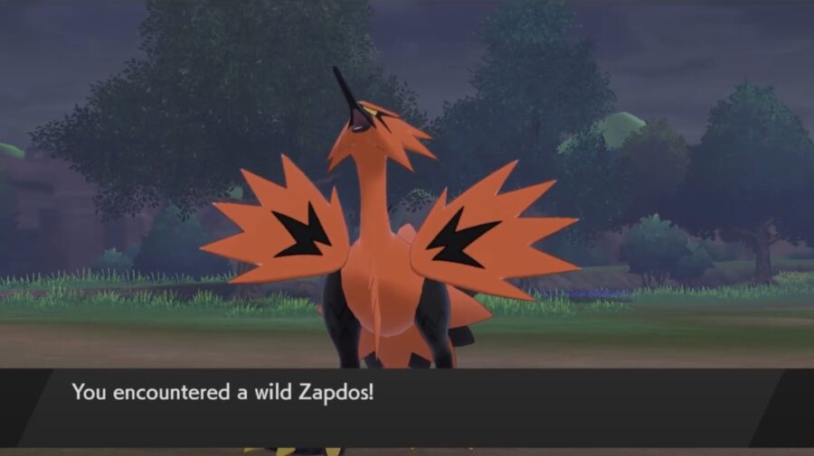 Une capture d'écran montrant les nouveaux Zapdos galariens dans le DLC The Crown Tundra