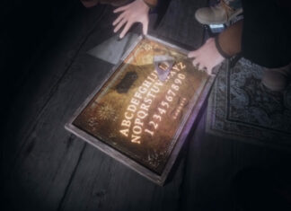 Ouija Board lit up in Phasmophobia