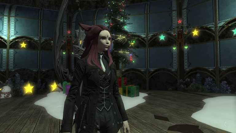 Miqo'te in front of holiday decor