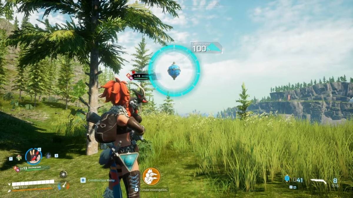 Le joueur attrape un copain dans une sphère dans Palworld
