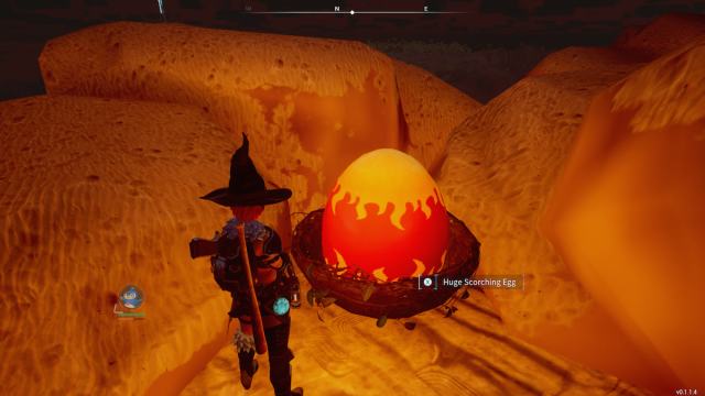 Joueur de Palworld debout à côté d’un énorme œuf brûlant.