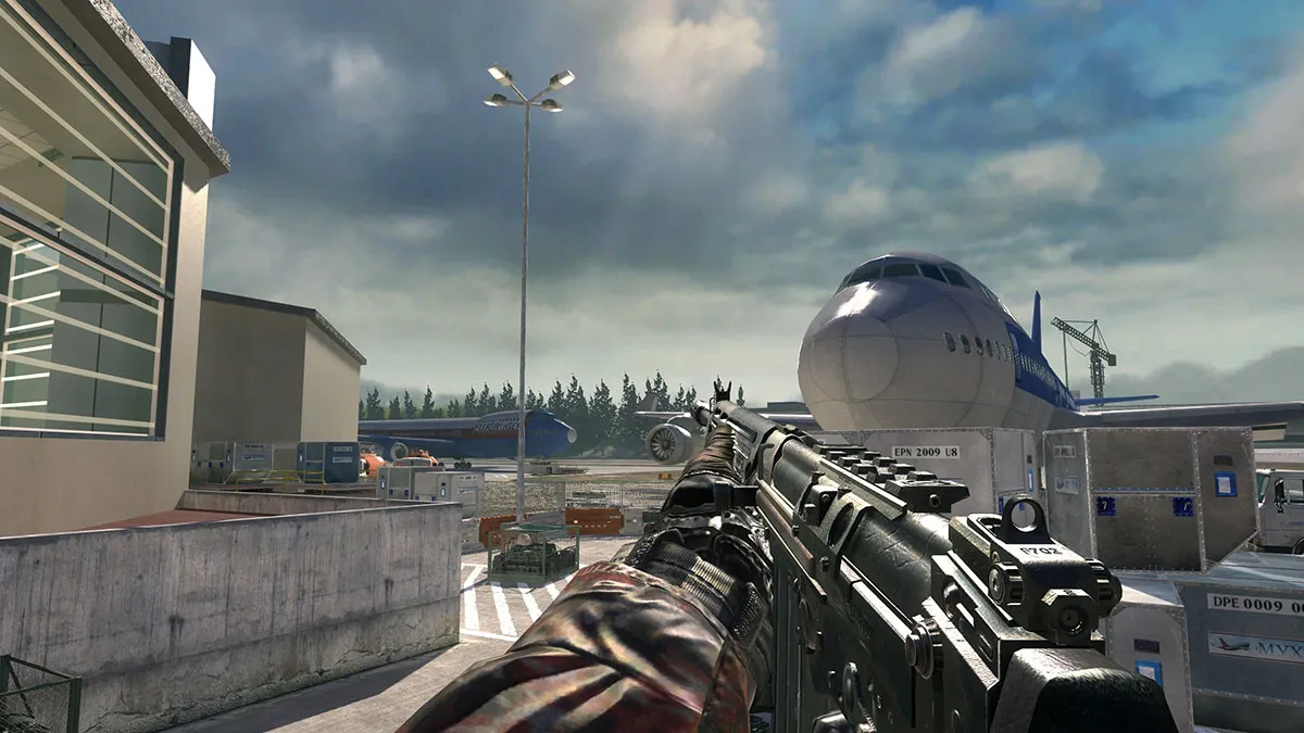 le joueur visant un fusil vers le ciel dans Modern Warfare 3