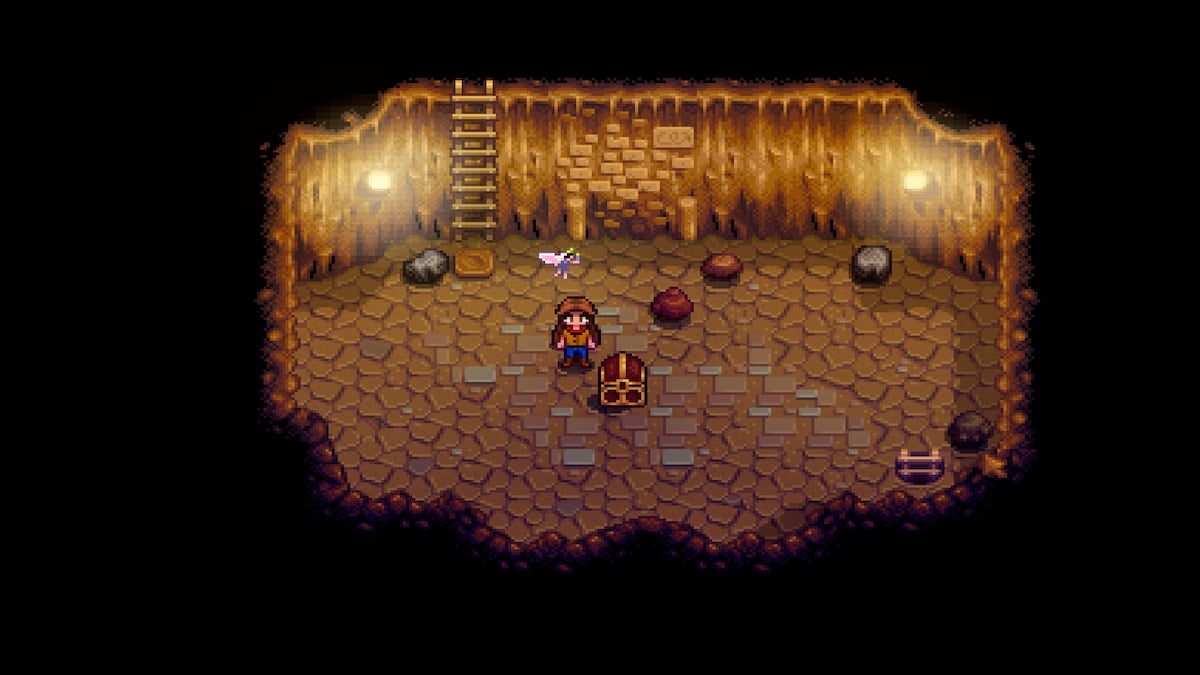 Joueur dans la salle au trésor de Skull Cavern, un grand coffre au trésor au centre de la pièce et une fée volant près de l'épaule du joueur.