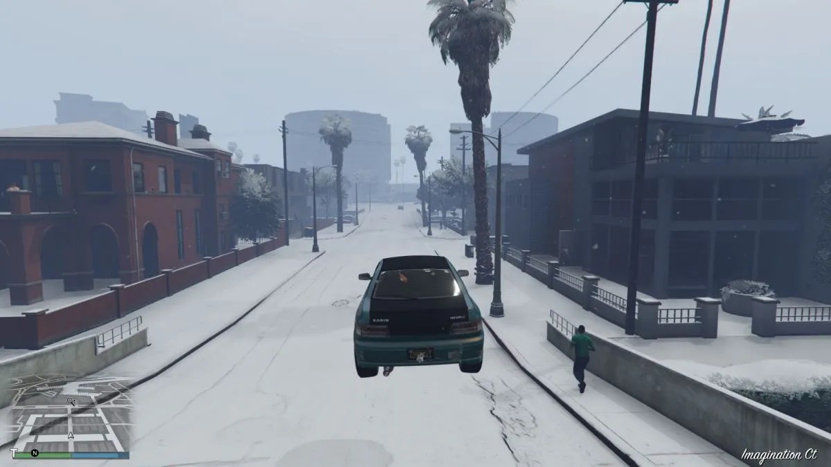 Conduire dans la neige dans GTA 5 Online.