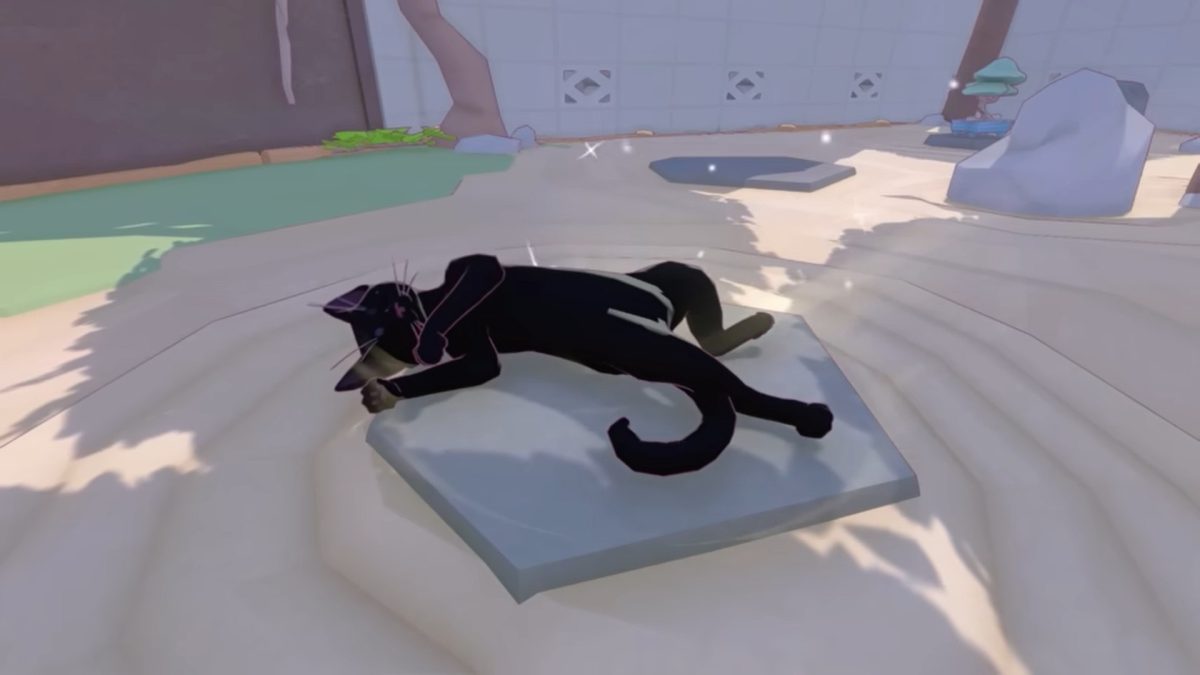 Capture d'écran de la bande-annonce officielle de la date de sortie de Little Kitty, Big City.  Un chat noir est allongé sur le dos dans un endroit ombragé.  Il y a des taches de soleil sur le sol et des étincelles indiquent le bonheur du chat.