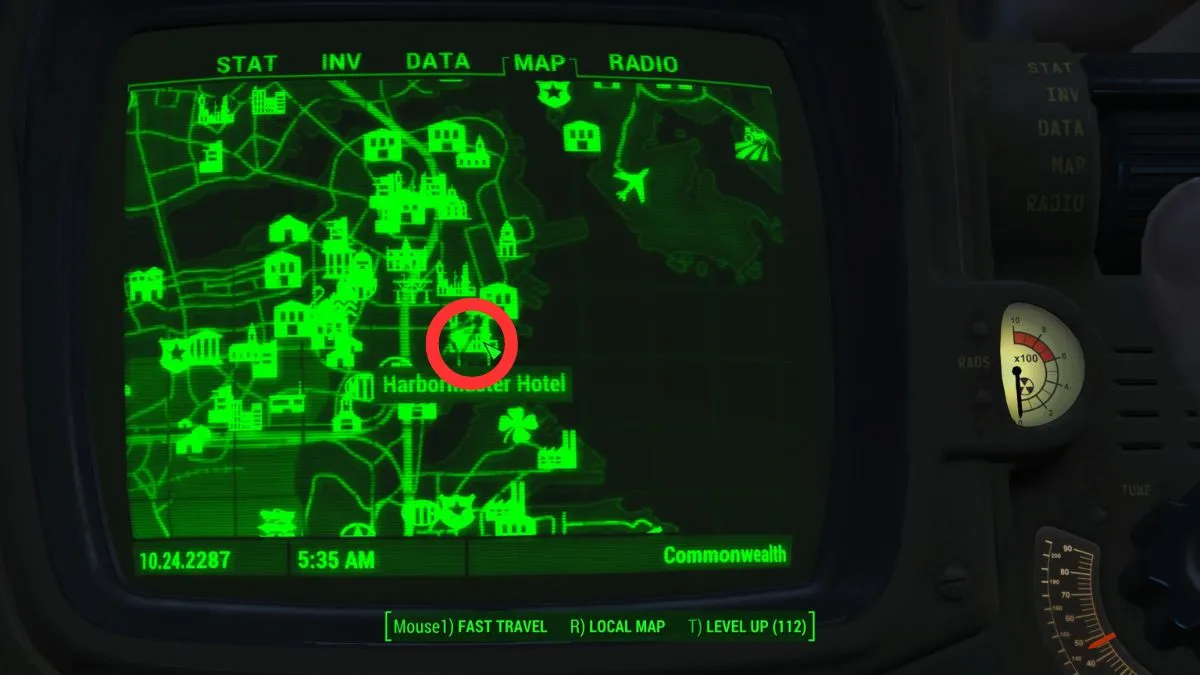 Une capture d'écran de la carte Fallout 4 avec l'Harbourmaster Hotel entouré en rouge.