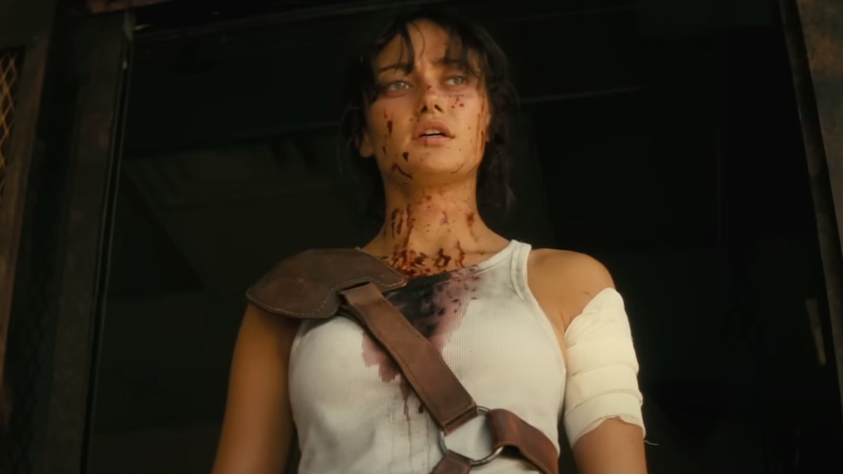 Lucy MacLean bandée et couverte de sang dans Fallout