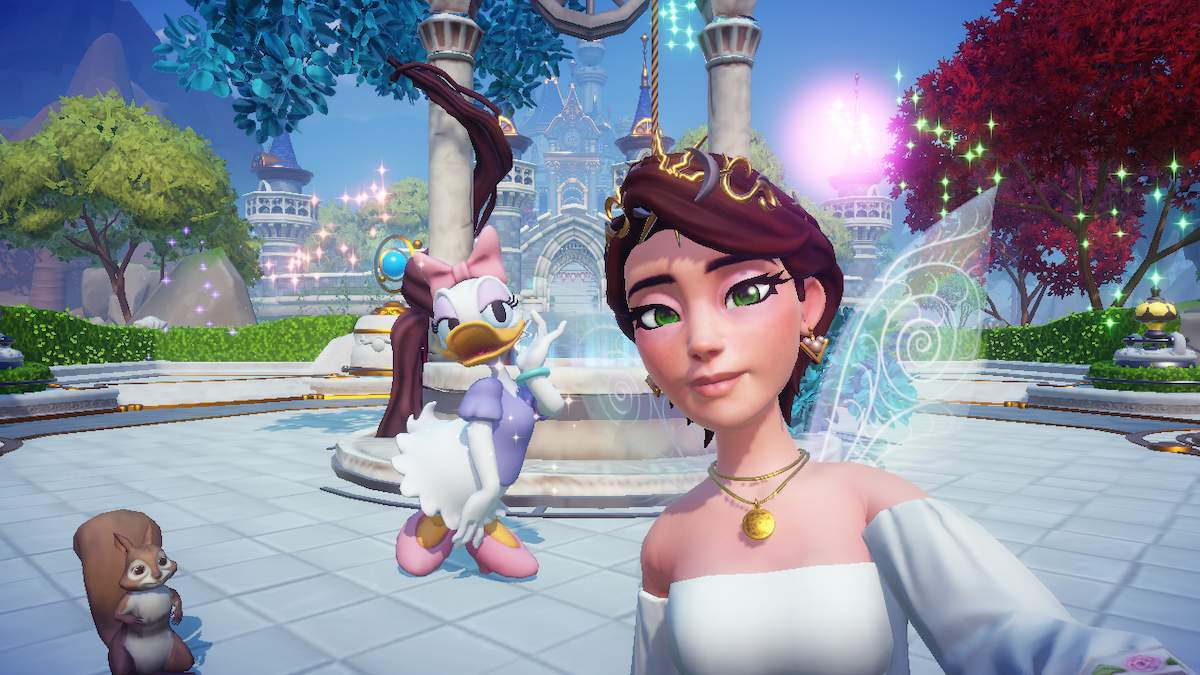 Un avatar féminin de Disney Dreamlight Valley pose avec Daisy Duck pour un selfie près de la place.