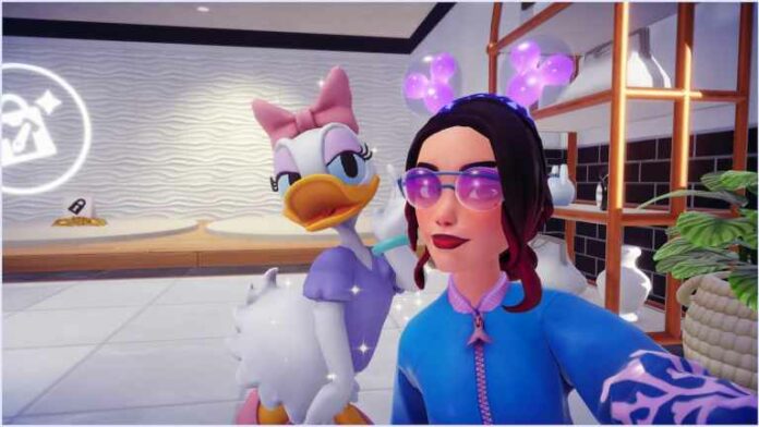 Player with Daisy Duck