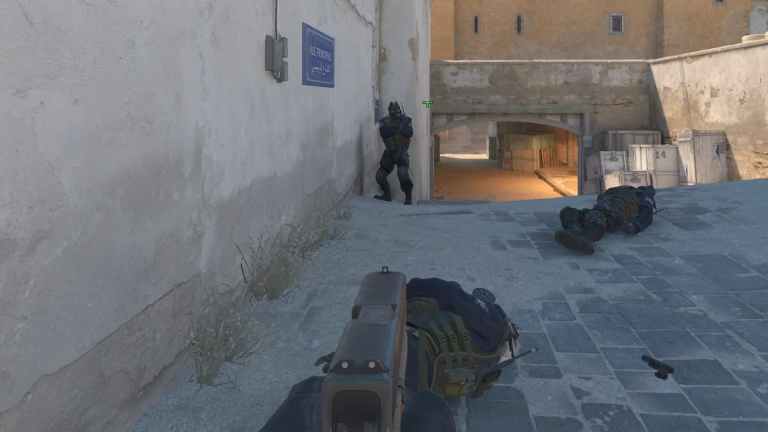 T peeking a CT on Dust2 in CS2