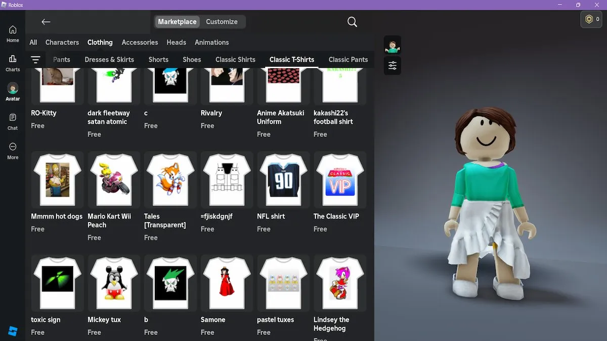 Images volées sur des t-shirts classiques sur le marché Roblox.